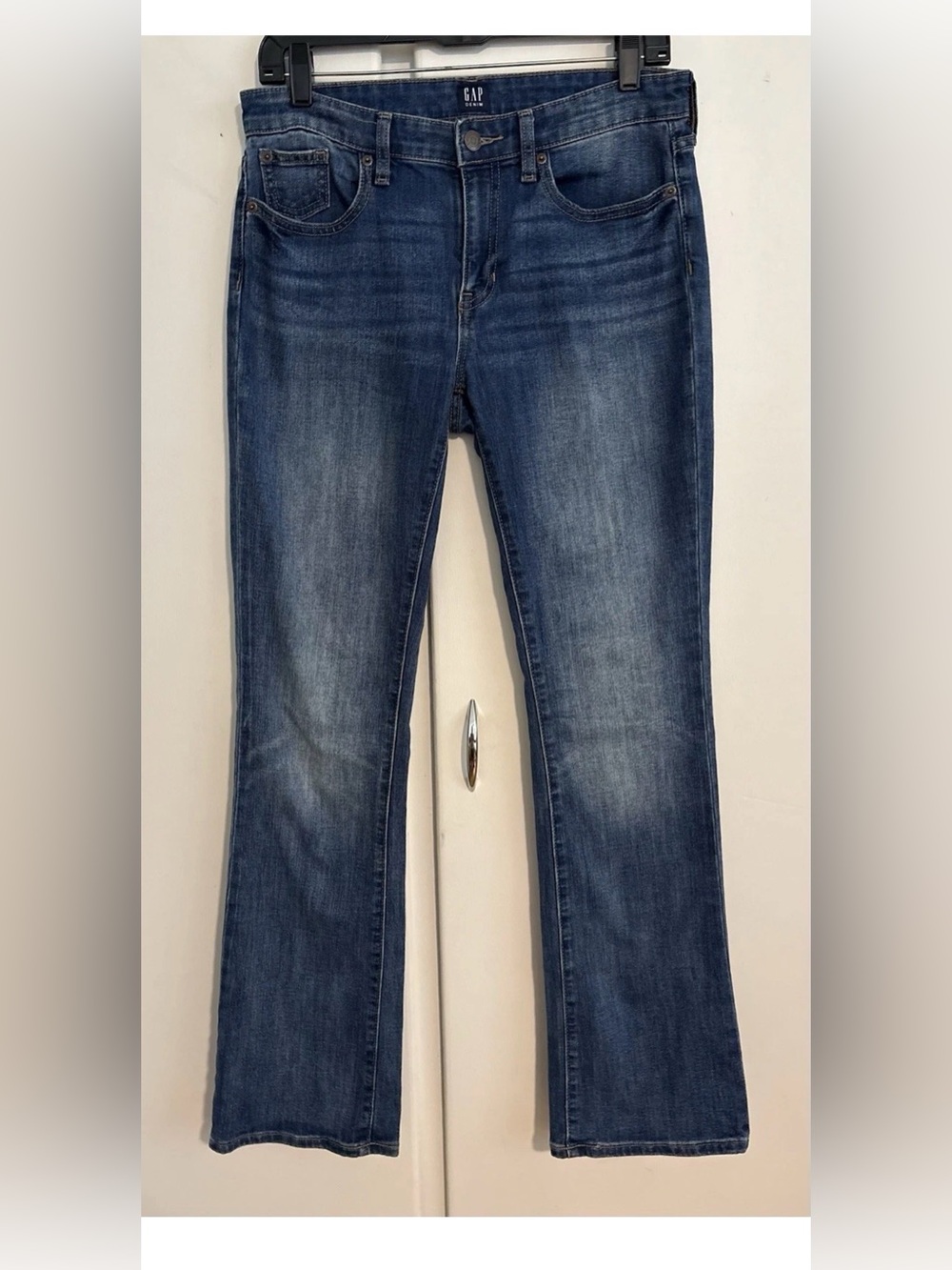 Flawless Women’s Size 28R Mid Rise Classic Perfect Bootcut  Blue Jeans By Gap